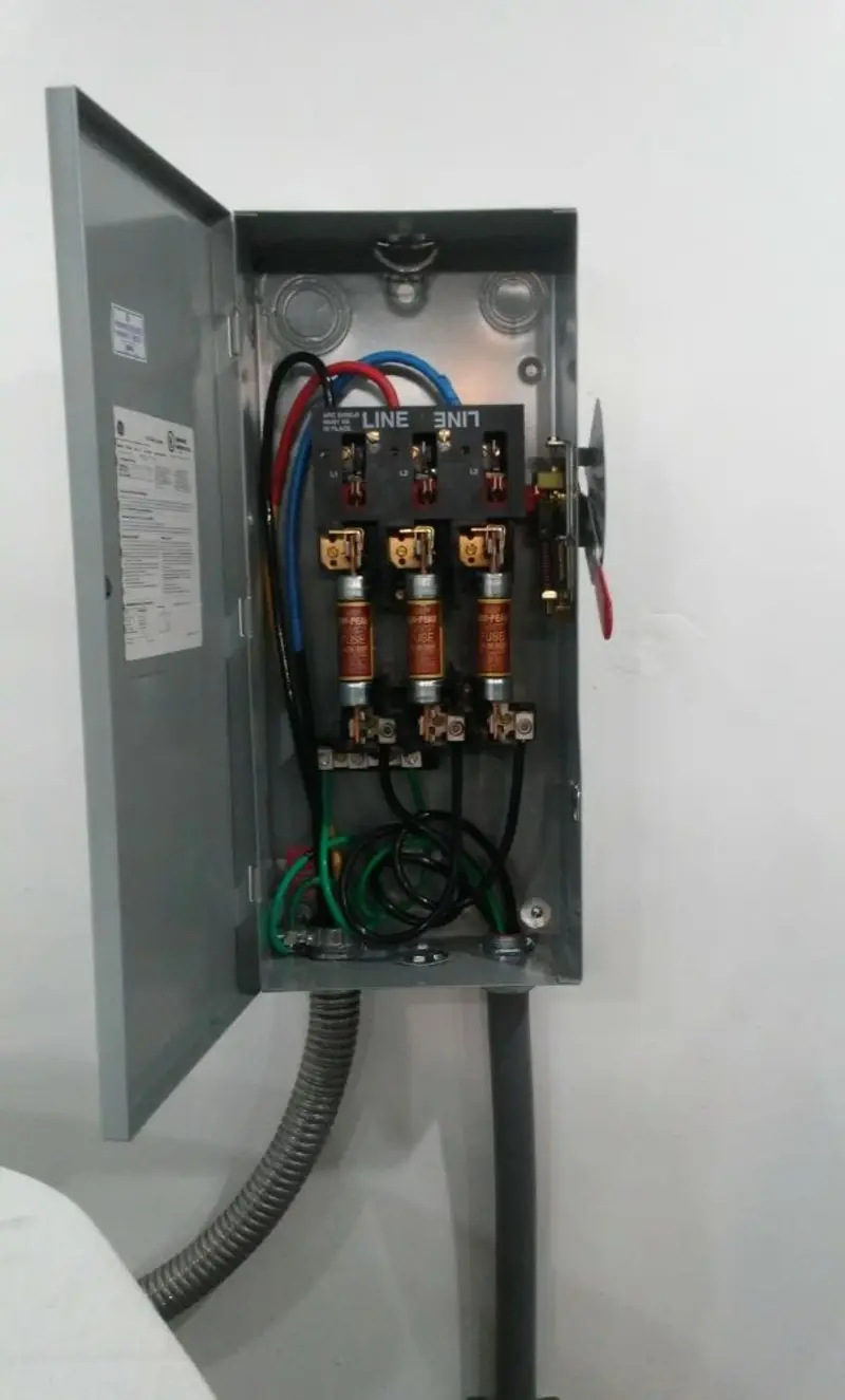Three-phase disconnect switch installed for Electrical Wiring & Rewiring in College